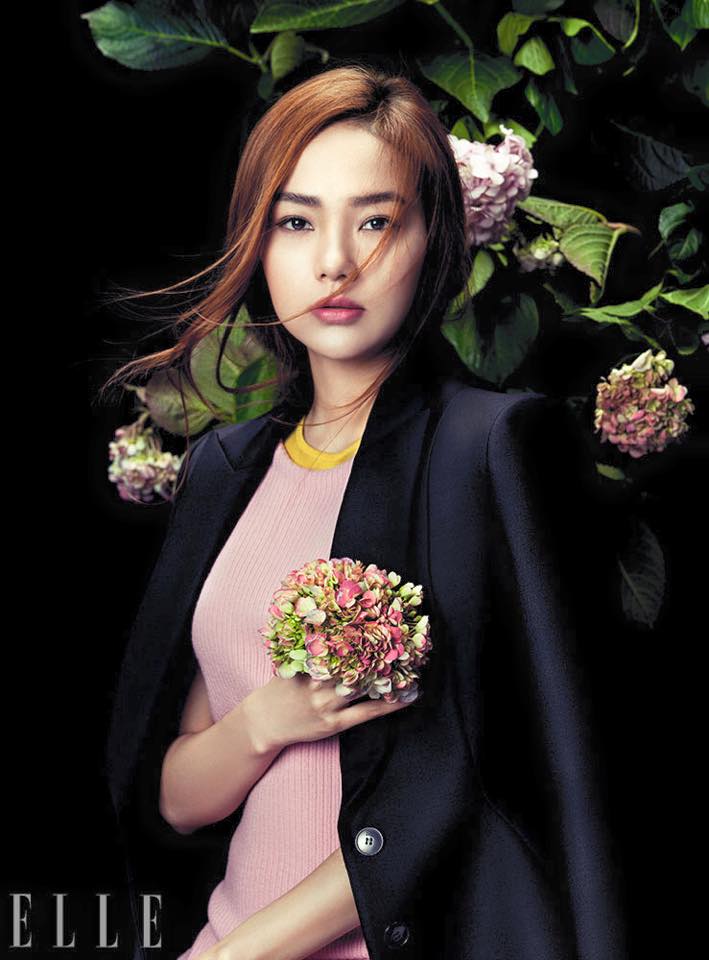 Mình Hằng cũng vui mừng thông báo fanpage của cô đã cán mốc 5.000.000m like.