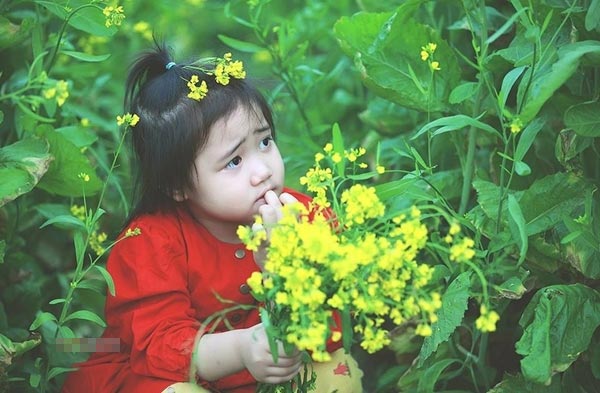 ...và cái ngước nhìn đáng yêu làm sao.