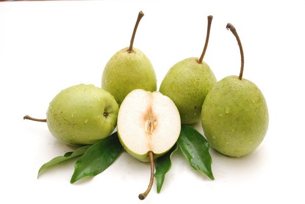 Trong lê có carotene, vitamin B2, vitamin C …đều có tác dụng phòng chống ung thư nhất định, vì vậy, lê rất thích hợp với người có nguy cơ ung thư thanh quản, ung thư mũi họng và ung thư phổi.