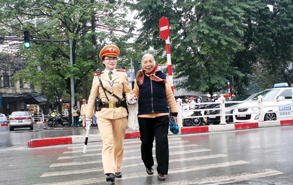 Thân thiện, giúp đỡ người dân là những gì họ luôn tâm niệm.