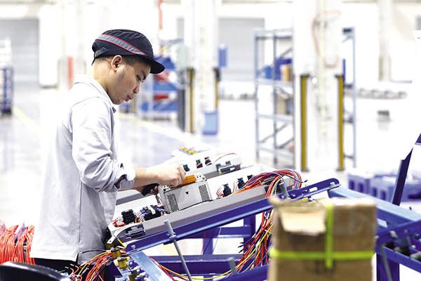 Anh vẫn luôn lạc quan, tin tưởng vào những điều tốt đẹp đang ở phía trước.