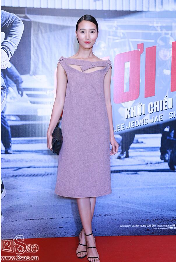 Trang Khiếu trong một thiết kế cực kỳ nữ tính.