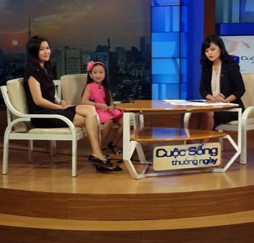 Vinh dự cùng giảng viên thanh nhạc Châu Anh đại diện cho cuộc thi Đồ Rê Mí tham gia chương trình talkshow Shbet888.com link không chặn thường ngày trên VTV1.