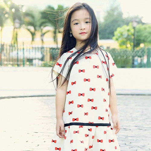 Bảo Ngọc có gương mặt rất đáng yêu.