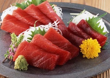 Cá ngừ - Các Shbet888.com tỷ lệ cược cao chỉ ra rằng thủy ngân tỏa ra từ ô nhiễm và lượng thủy ngân có trong cá đều cao trong chuỗi thức ăn như cá ngừ, cá mập, cá kiếm, cá kình,.v.v. có thể gây những ảnh hưởng tiêu cực lâu dài tới bộ não của bạn.