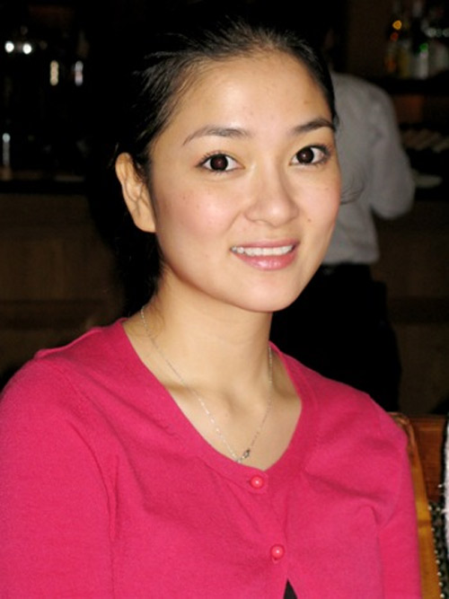 Mặt mộc xinh đẹp, dịu hiền của Nguyễn Thị Huyền.