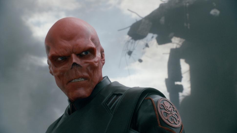Anh hoá thân thành nhân vật Red Skull trong truyện.