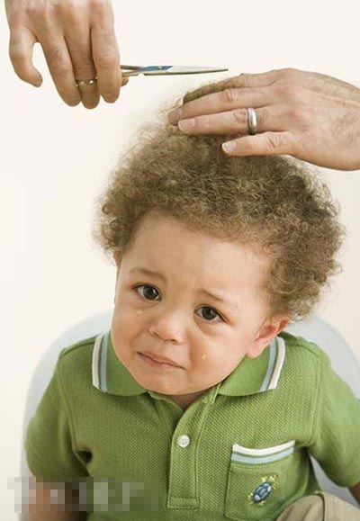 Cắt tóc có bị đau không mẹ?