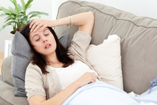 Mệt mỏi, ốm yếu - dấu hiệu tiềm ẩn của bệnh ung thư mà dễ bị phớt lờ nhất là mệt mỏi. Triệu chứng này là dấu hiệu thường thấy của nhiều bệnh nhưng ta không thể đi đến kết luận ngay.