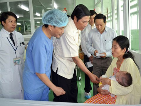 Trong công việc, ông Nguyễn Bá Thanh là người sâu sát với cơ sở, giải quyết công việc luôn thấu tình đạt lý.