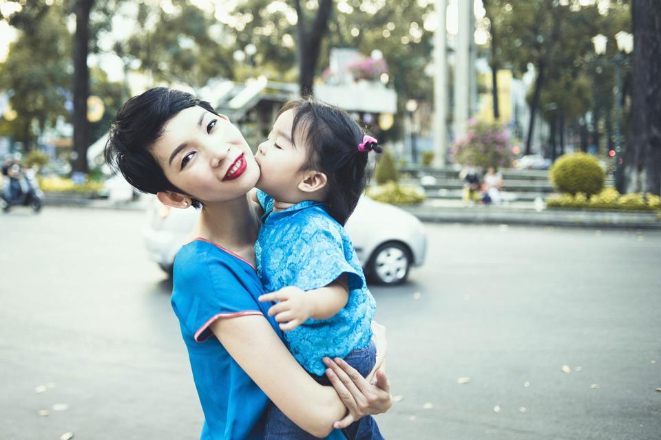 Siêu mẫu cũng dành nhiều thời gian để chăm sóc con gái.