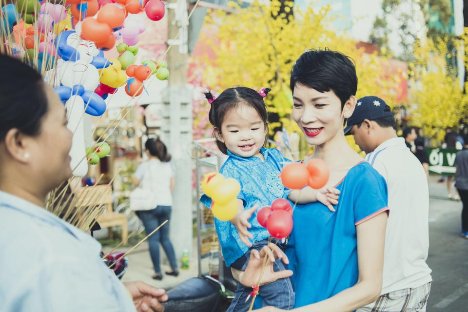 Vẻ hạnh phúc rạng ngời biểu lộ rõ trên khuôn mặt siêu mẫu.