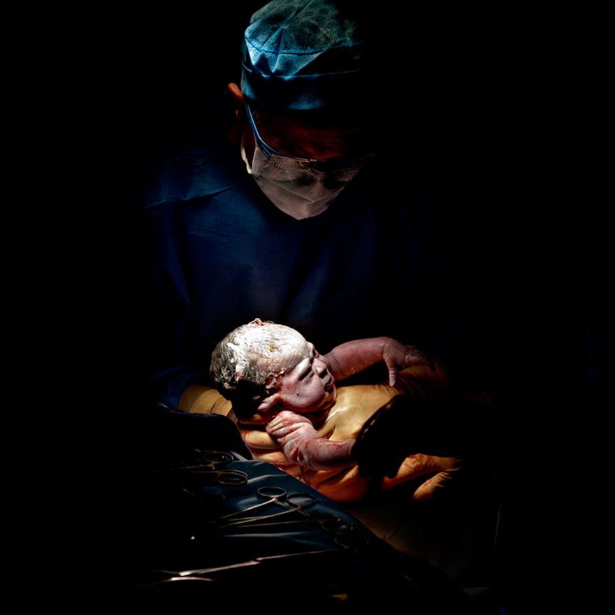 Romane, 8 giây sau khi rời khỏi bụng mẹ.