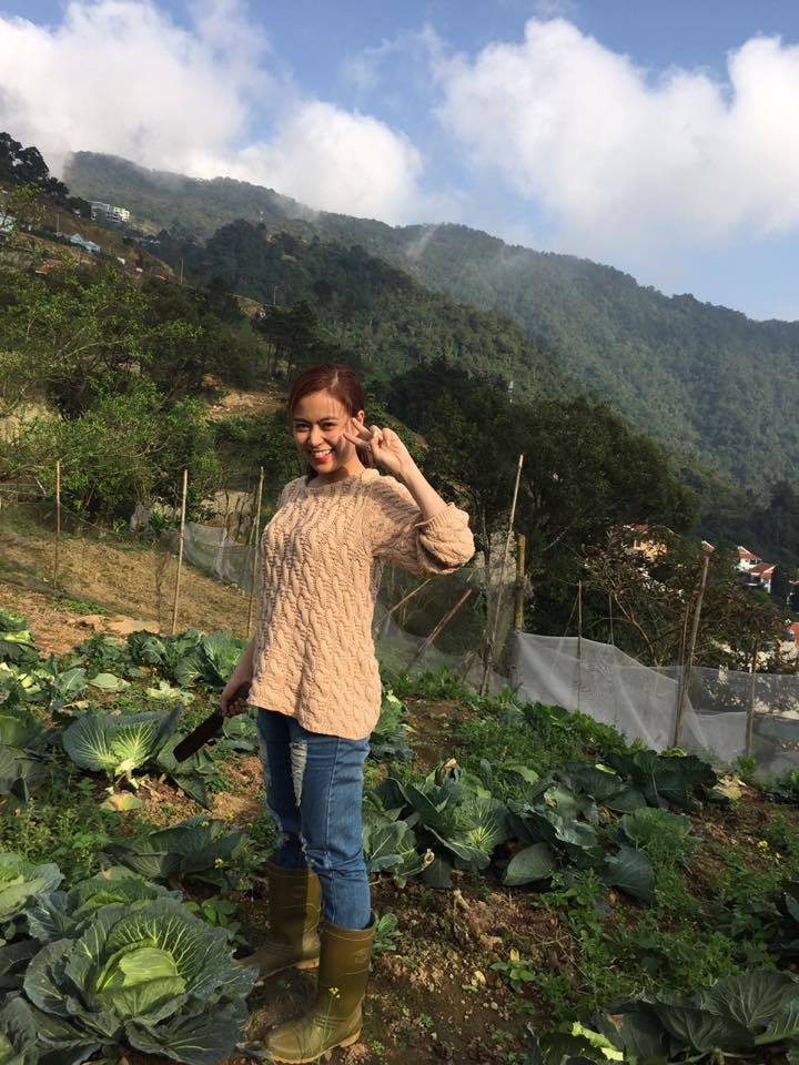 Hoàng Thùy Linh khoe vườn rau của bà ở Tam Đảo, Vĩnh Phúc.