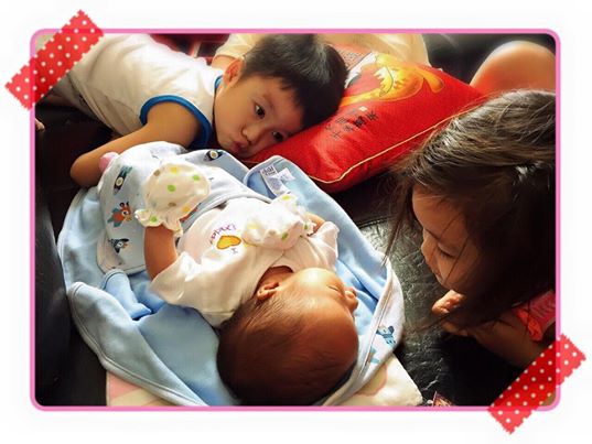 Ốc Thanh Vân khoe khoảng khắc hạnh phúc khi ba con chơi đùa cùng nhau.
