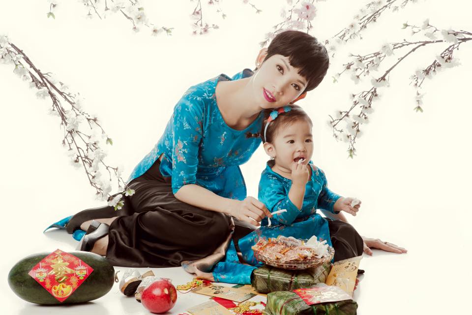 Dù bận rộn nhưng Xuân Lan vẫn dành thời gian đưa con gái yêu đi chơi.
