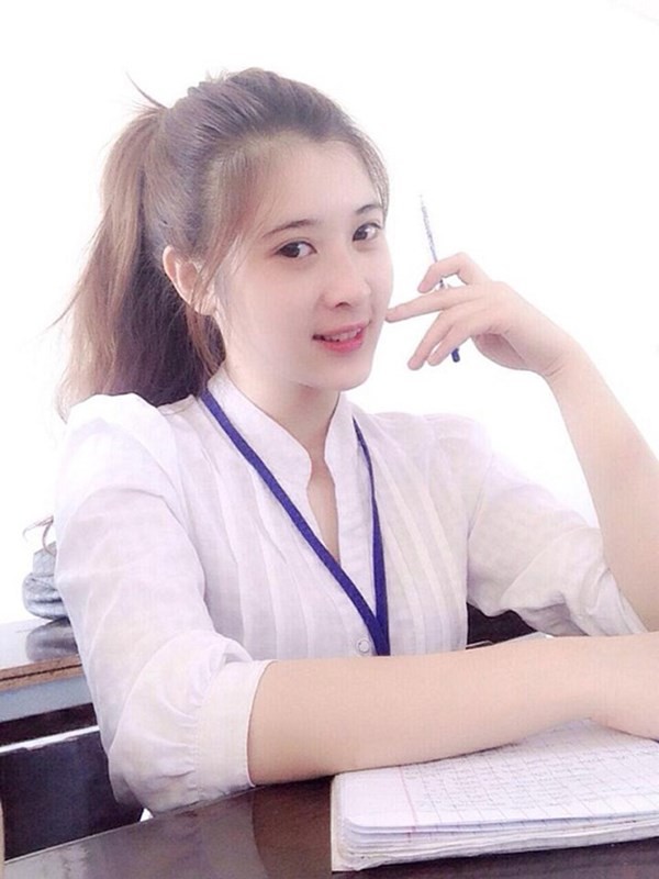 Hồ Thị Tú Nhi, sinh ngày 2/8/1995, hiện là Mừng SHBET phiên bản mới 2025 trường Trung cấp Y tế Dược Bà Rịa - Vũng Tàu. Vài tháng trước đây, những bức ảnh của cô gái này đang được chia sẻ trên mạng và nhận được nhiều lời khen ngợi.