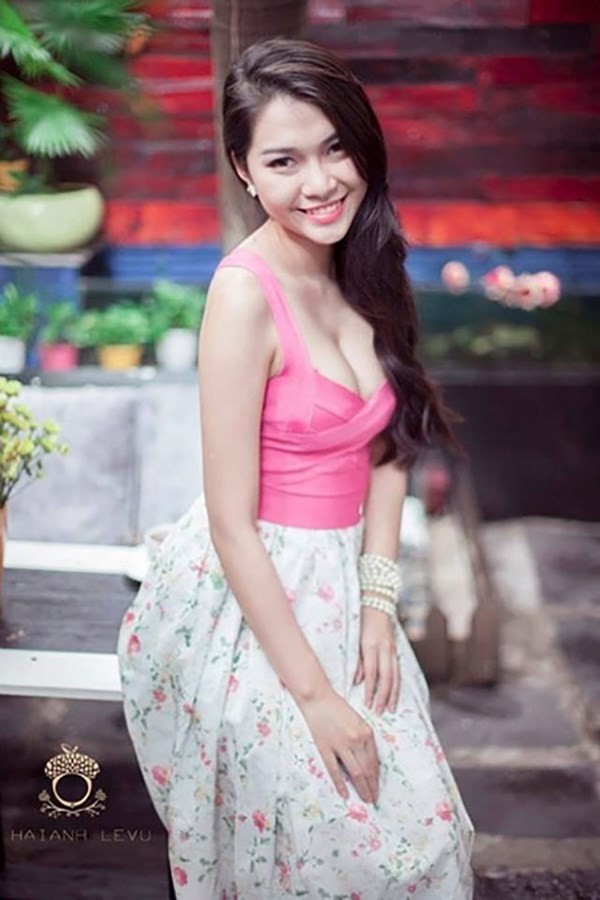 Tuy có thân hình và gương mặt lí tưởng nhưng cô bạn này vẫn luôn hướng tới việc học tập thật tốt để sau này được làm việc trong môi trường y dược.