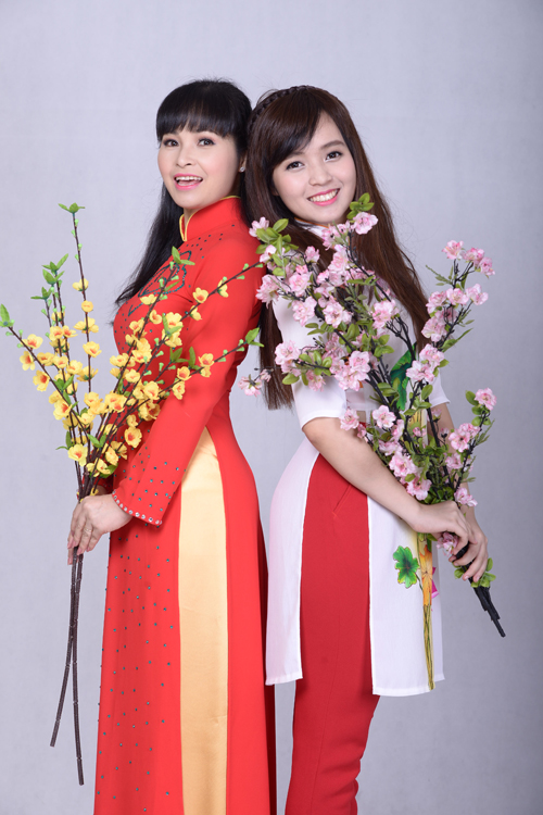 Vợ chồng Trang Nhung có 4 người con và bé nào cũng thừa hưởng chút năng khiếu nghệ thuật từ mẹ.