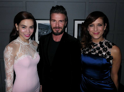 David Beckham khoe ảnh chụp cùng Hồ Ngọc Hà gây sốt