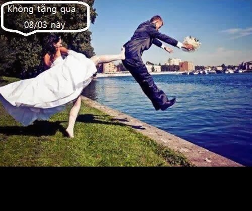Nhất định phải có quà, nếu không thì...