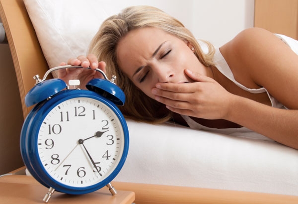 Thiếu ngủ cũng là nguyên nhân gây hại vô cùng cho não bộ của bạn.