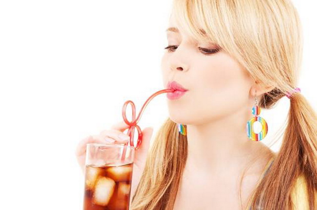 Đồ uống tăng lực. Loại đồ uống này có chứa đường, màu sắc và hương vị nhân tạo, dù có thể khiến bạn cảm thấy đầy đủ năng lượng nhưng chỉ trong một thời gian ngắn nó có thể khiến Sh88bet đăng ký miễn phí bạn quay trở lại trạng thái mệt mỏi ban đầu.
