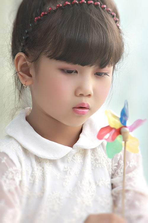 Thời gian vừa qua, khi ca khúc “xúc sắc xúc sẻ” đạt kỉ lục 64 lượt xem, cái tên Bảo An lại được cộng đồng mạng nhắc tới và còn ví Bảo An như bé “Xuân Mai”.