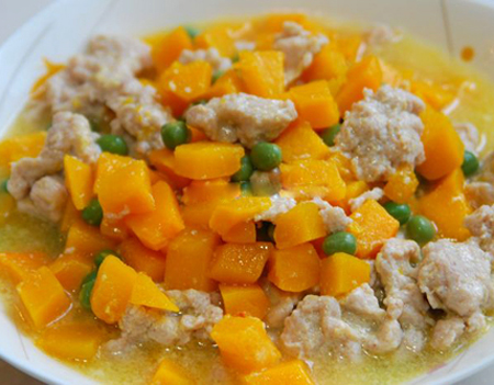 Hàm lượng beta carotene trong bí ngô rất cao, nhờ đó nó có thể bảo vệ bạn khỏi các tác hại từ các chất ô nhiễm và hóa chất trong môi trường.