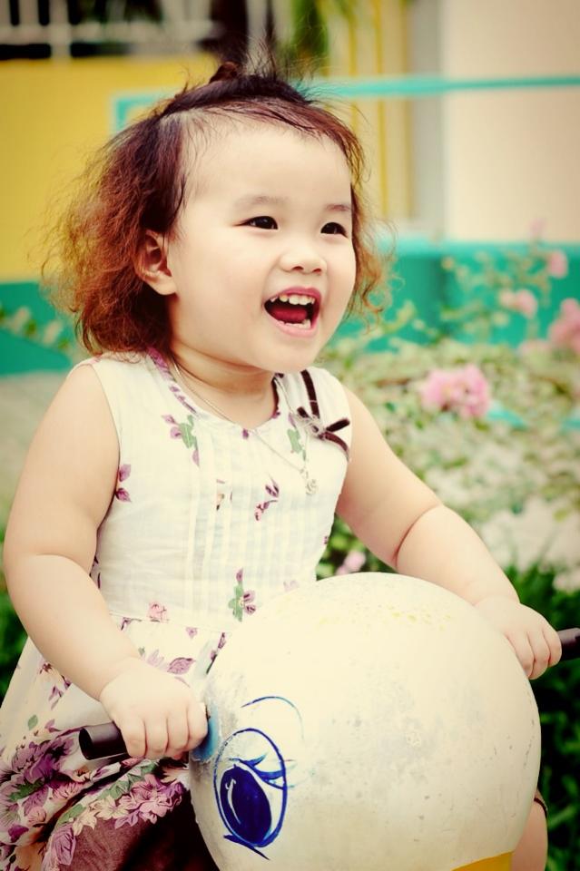 Từ khi chia tay Thành Trung, Thu Phượng đưa con gái vào Sài Gòn sinh sống và làm Việc.