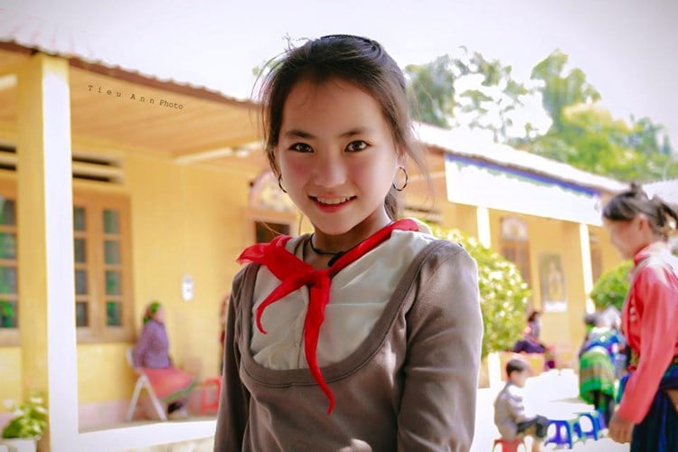 Ngọc Bích chia sẻ thêm, cô bé là người Việt 100%. Chanh nói chuyện rất duyên, ngoan hiền.