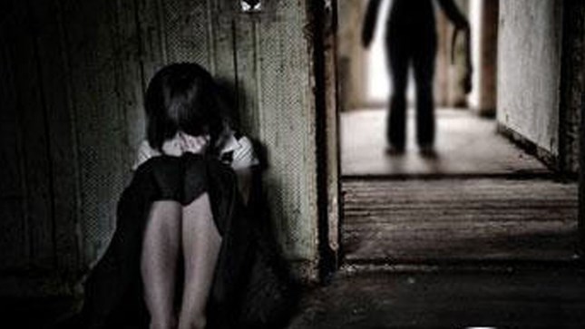 Giở trò đồi bại với bé gái, yêu râu xanh bị bắt tại trận