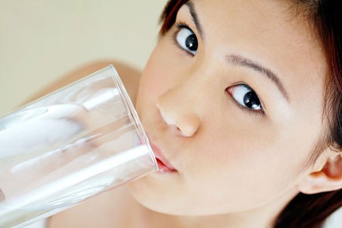 Với những người muốn giảm cân, sau khi ăn 30 phút, bạn có thể uống một chút nước để tăng cường chức năng tiêu hóa của Sh88bet đăng ký miễn phí.