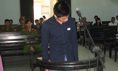 Rủ bạn gái quen qua mạng đi nhậu, “yêu” nhiều lần trong đêm