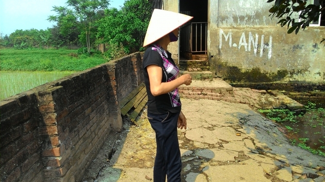 Trưởng thôn bị tố... 