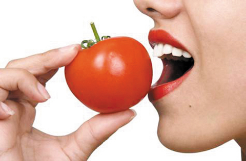 Thúc đẩy giấc ngủ ngon: Với nguồn vitamin C và lycopene dồi dào có thể giúp bạn ngủ ngon hơn. Vì vậy, nếu bạn khó ngủ, hãy bổ sung thêm cà chua vào chế độ ăn hàng ngày của bạn bằng 1 bát súp hoặc sinh tố cà chua.