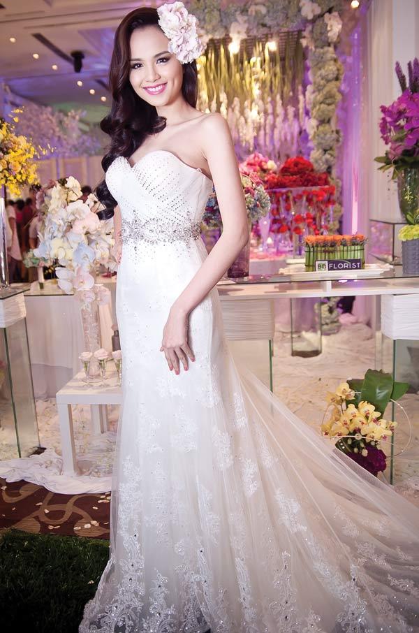 Số đo vòng 1 của cô là 84.