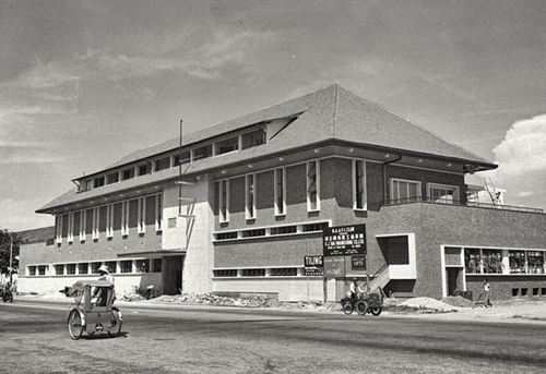 Năm 1952, Ủy ban lực lượng vũ trang Singapore năm là tòa nhà đồ sộ nhất khu vực này.