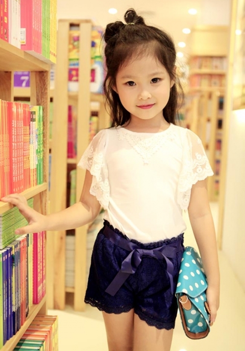 Mẫu nhí còn xuất hiện trong các MV ca nhạc như Ký ức gió của ca sĩ Hồ bảo Nhi, hay Xa anh em còn yêu của ca sĩ Chu Bin.