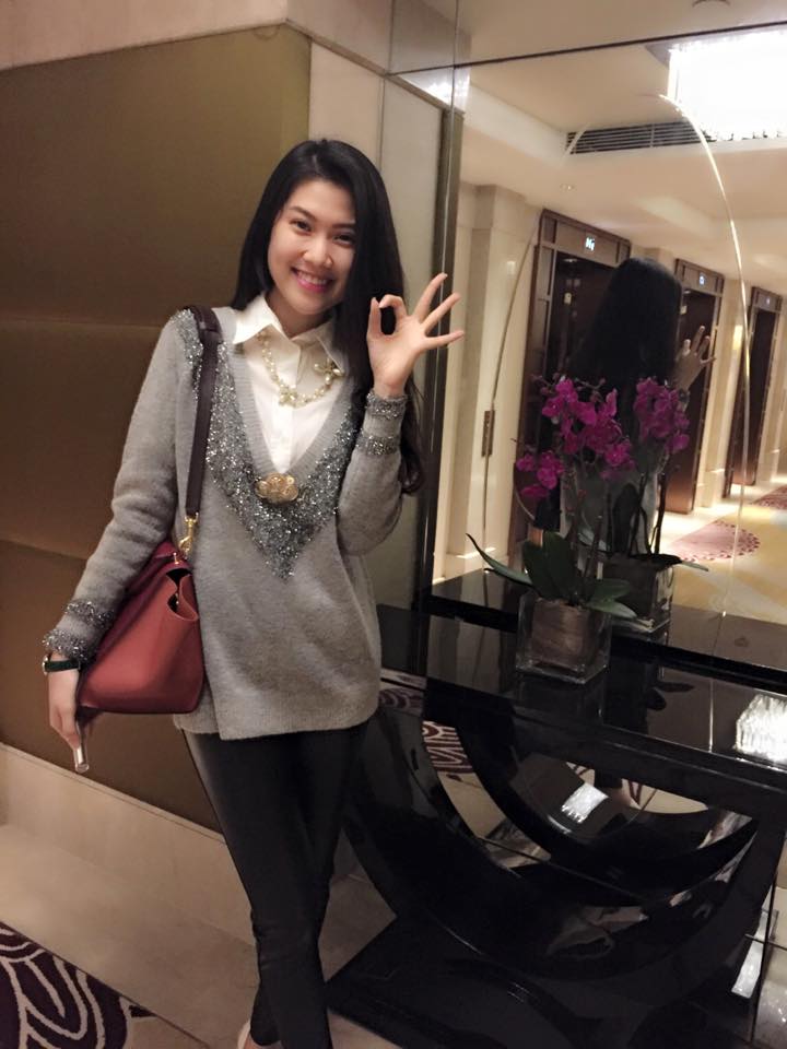 MC, siêu mẫu Thu Hằng điệu đà trước khi ra phố.