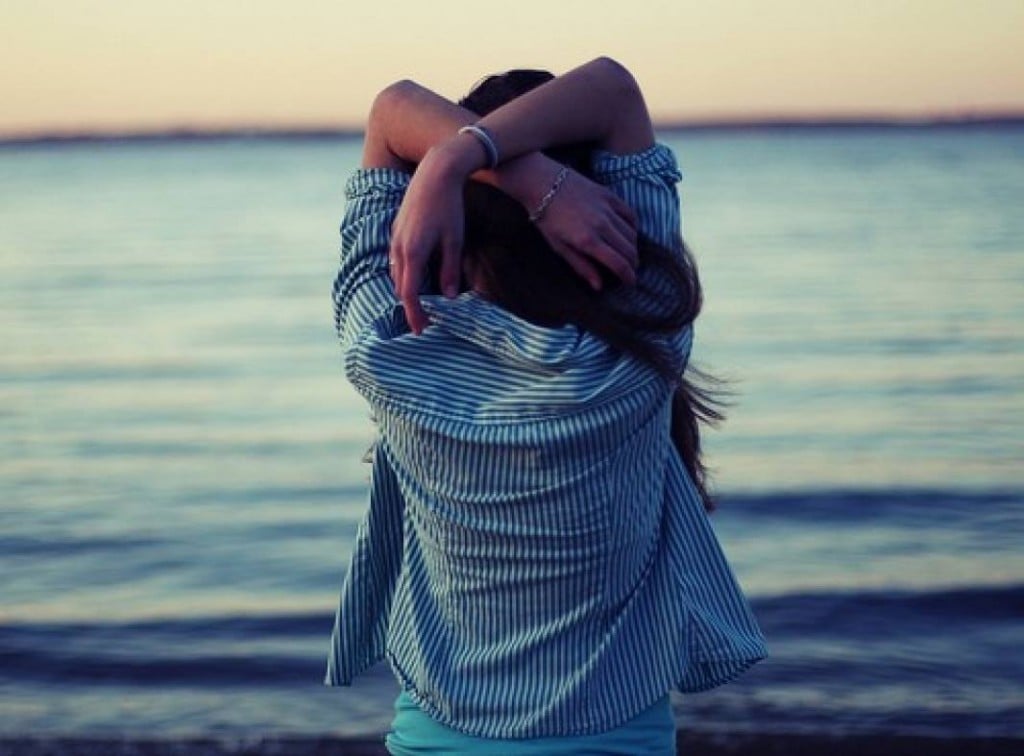 Khóc ngất vì chồng và tình cũ muốn tôi buông tha để yêu nhau
