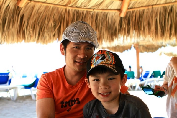 Không chỉ khuôn miệng, đôi mắt, ngay cả phong thái của Bằng Phương cũng đều được 'kế thừa' từ ông bố nổi tiếng.