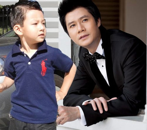 Đặc biệt, càng lớn, chàng 'hotboy' nhí của showbiz càng nam tính và đẹp trai giống bố.