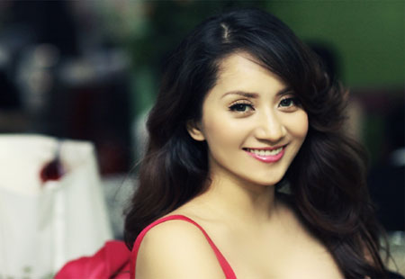 Khánh Thi bị tổn thương vì ồn ào chuyện chồng là ai?
