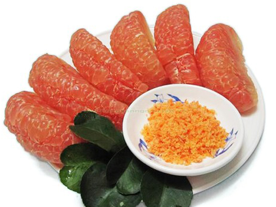 Ăn bưởi có thể cắt đứt gốc rễ melanin, làm trắng lâu dài và bền vững hơn.