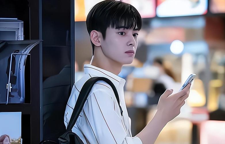 Không dừng lại ở đó, Đông Nhi liên tục tập luyện để khắc phục khả năng hát live còn chưa ổn của mình. Cô cũng nhiều lần thử thách mình ở những cuộc thi được yêu cầu hát bằng giọng thật và dần khắc phục nhược điểm giọng hát.
