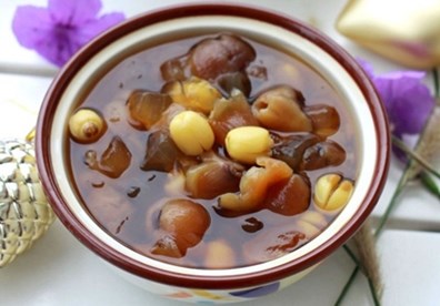 Món chè nha đam hạt sen vừa thanh mát, bổ sức khỏe lại đẹp da.