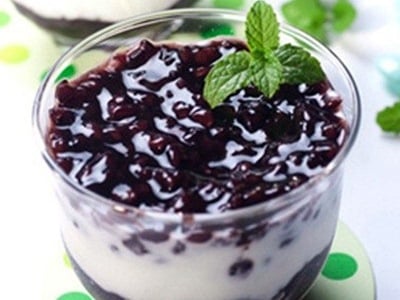 Tự làm sữa chua nếp cẩm thơm ngon đón nắng hè