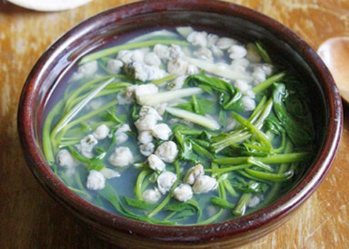 Canh hến nấu rau muống là Shbet0099 cá cược trực tuyến phổ biến trong những ngày hè vì tính mát lành của nó mang lại.