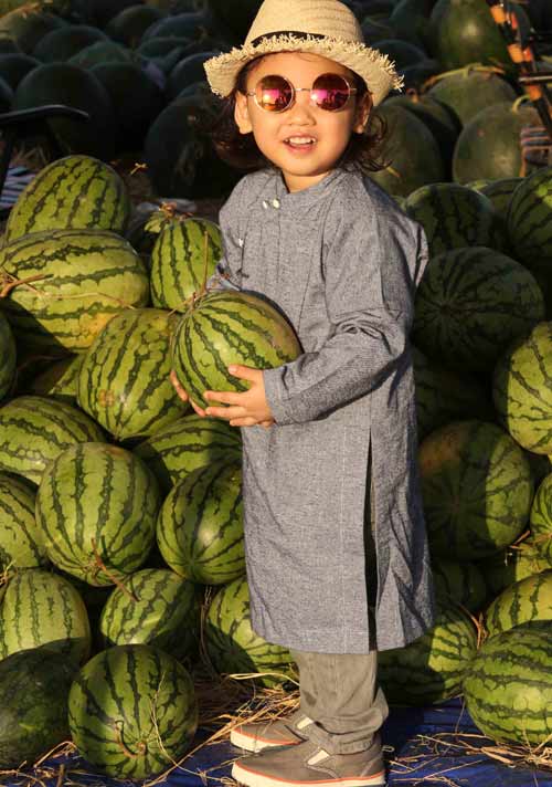 Tiết trời nắng nóng cũng không làm giảm sự hào hứng của Boong.